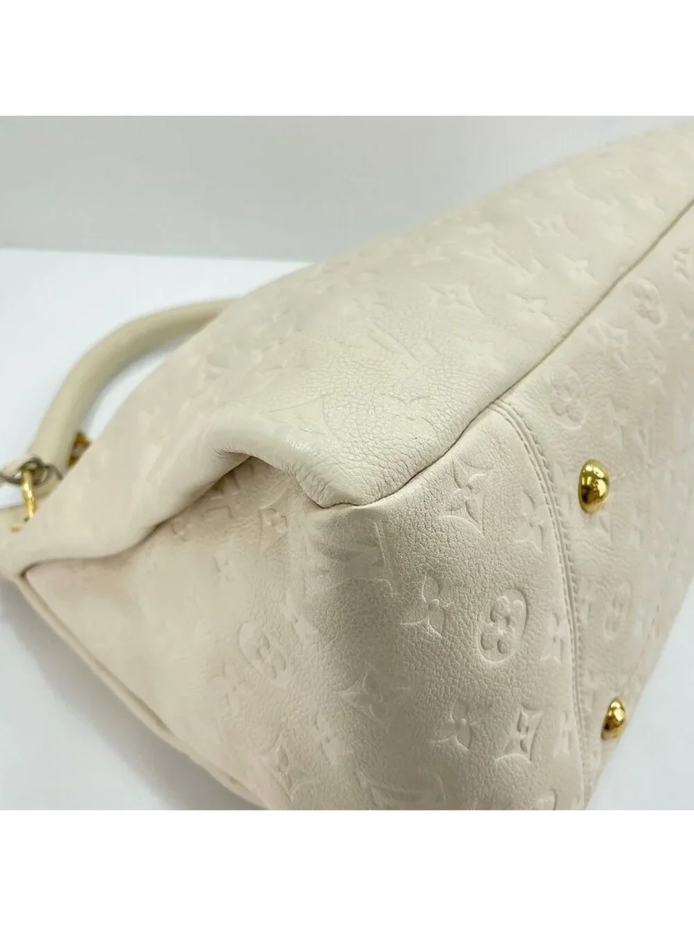 Louis Vuitton Handbag Artsy MM